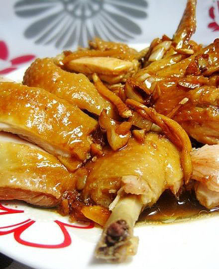 菜谱  【豉油鸡】做法：1.姜切丝，蒜切末备用；…